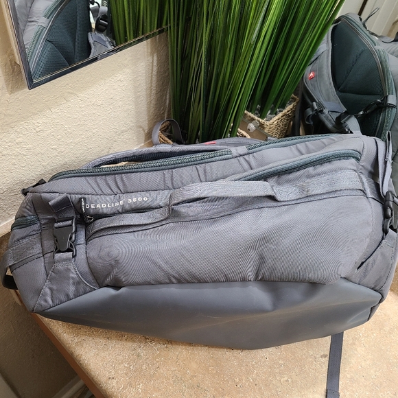Umpqua Deadline 3500 Wet Dry Multi Purpose Duffle Bag Fly Fishing - Picture 7 of 13
